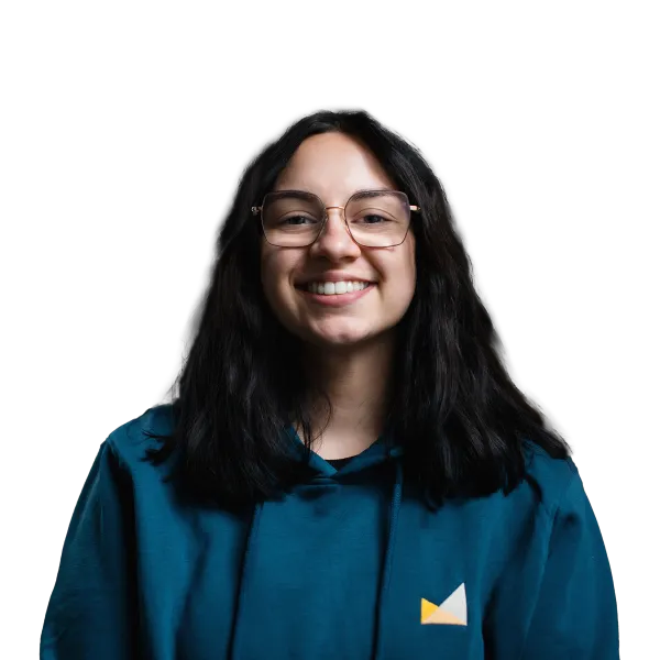 Ein Portrait einer jungen Frau, Natascha, Projektmanagerin und heimliche Chefin bei Filmevent.